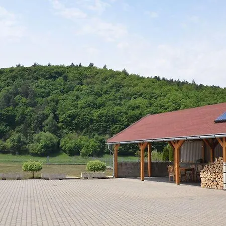 Panzio Es Etterem B&B