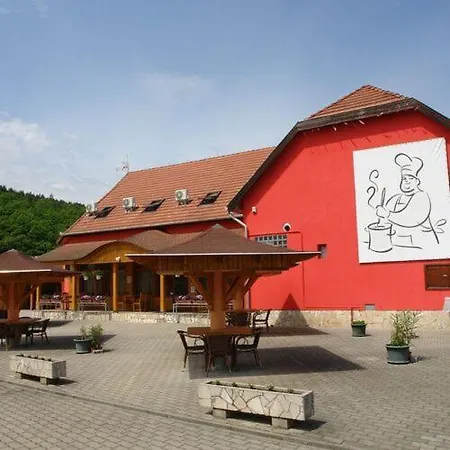 Bed and breakfast Panzio Es Etterem Sirok