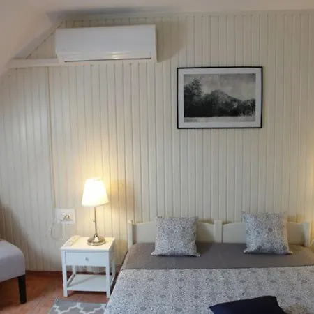 B&B Panzio Es Etterem Sirok